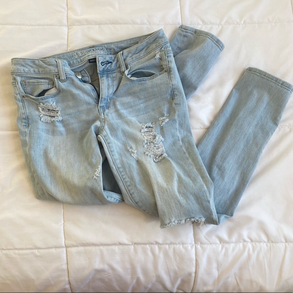 American Eagle Light wash Skinny Jean